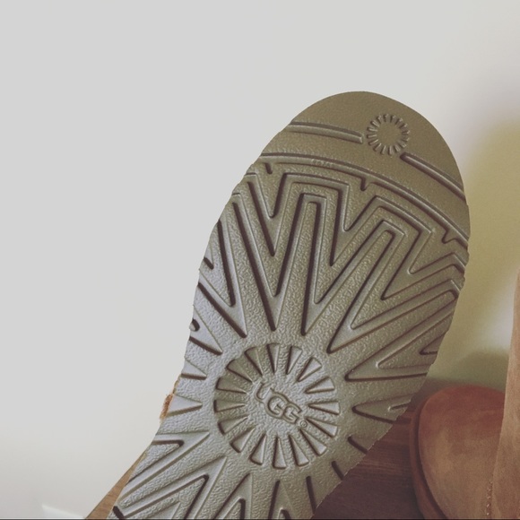 Ugg Winter Boots - Picture 5 of 8